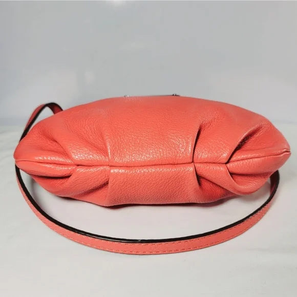 Marc Jacobs New York Classic Leather Crossbody bag. - Picture 5 of 14